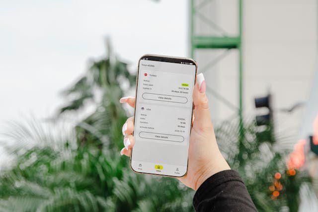 Apakah Cara Mengisi Pulsa eSIM Berbeda?