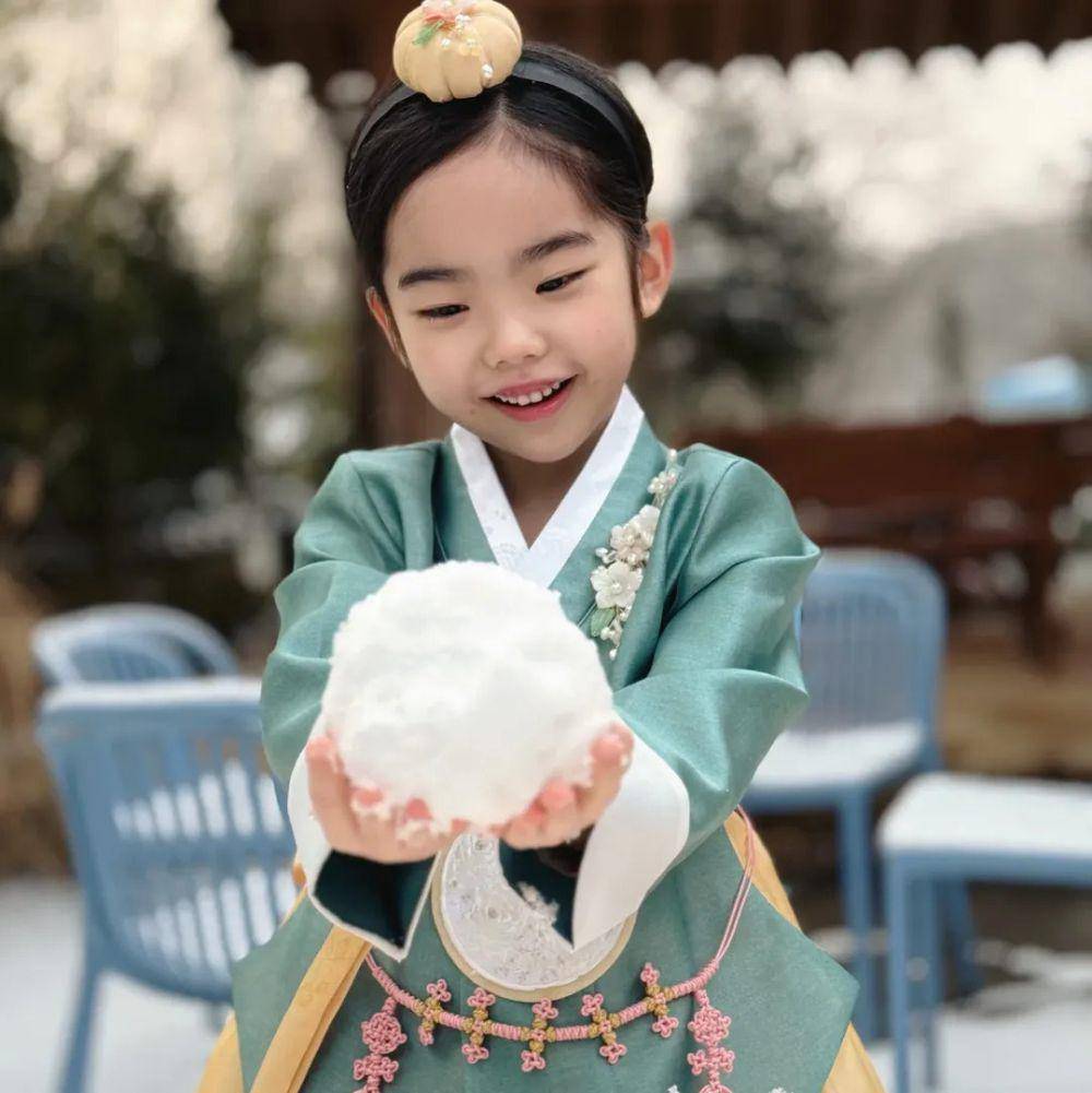 Oh Eun Seo (instagram.com/5.eun.seo)