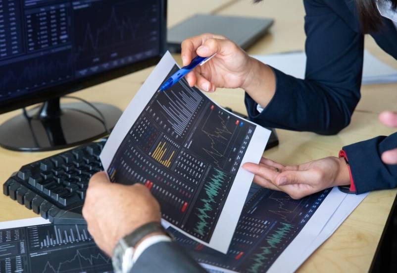 ilustrasi investasi (freepik.com/pch.vector)