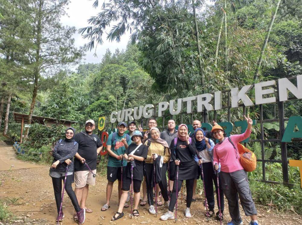 Curug Putri Kencana (https://www.instagram.com/curugputrikencanasentul/)