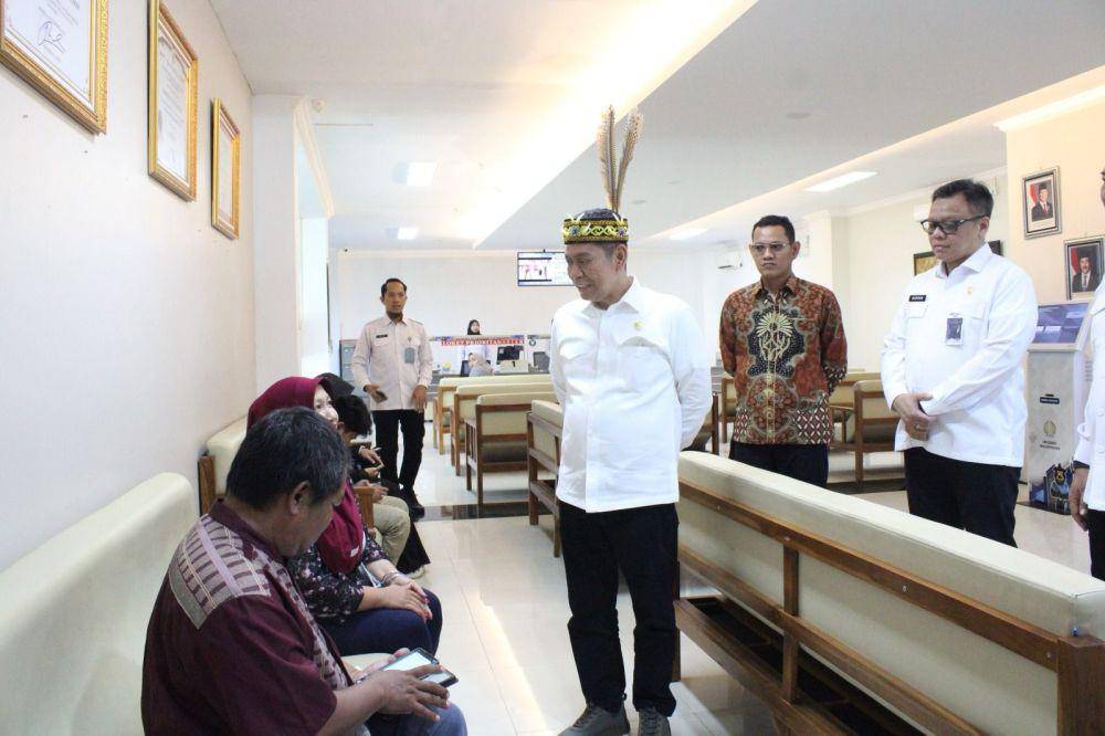 Wakil Ketua DPR RI, Adies Kadir, menegaskan komitmennya untuk memperjuangkan aspirasi tersebut langsung kepada Menteri PAN-RB. (Dok. Kanim Balikpapan)