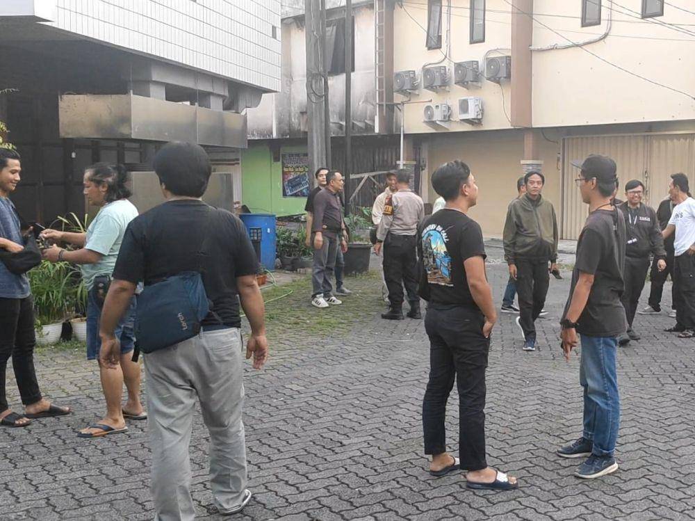 Pihak kepolisian mendatangi lokasi sejumlah jurnalis diintimidasi oleh OTK. (Istimewa)
