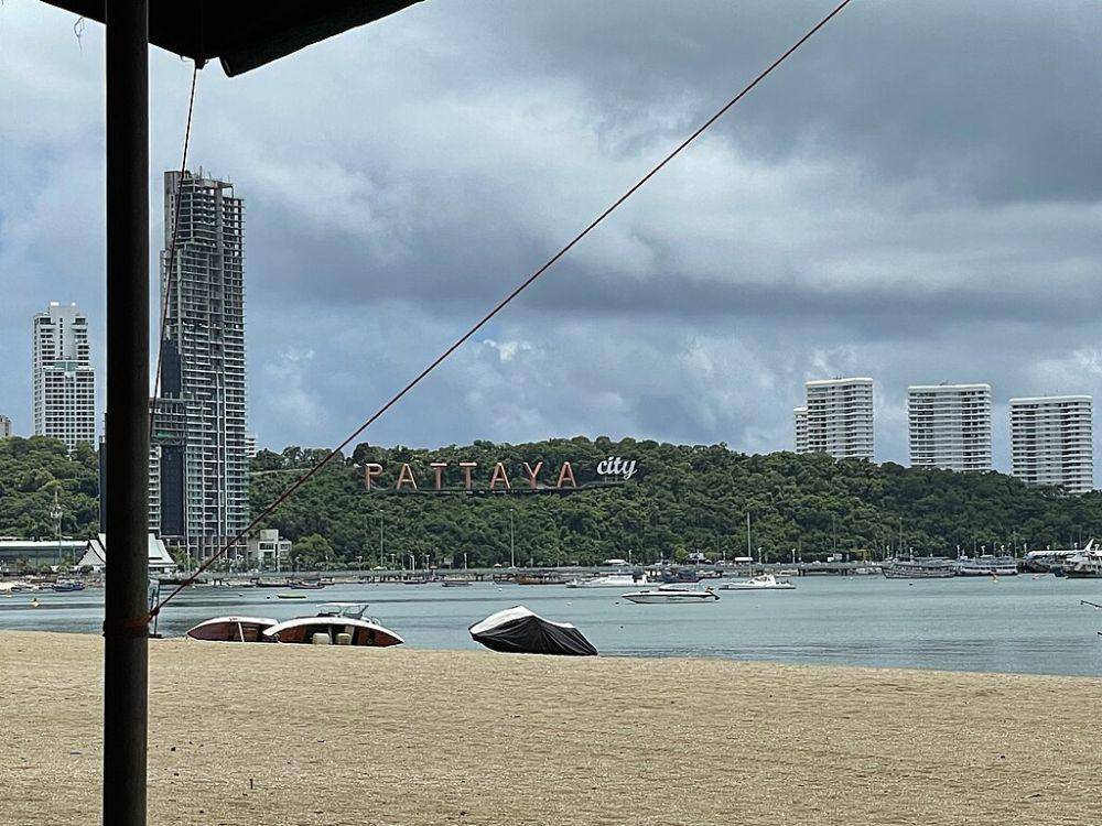 ilustrasi pantai Pattaya (commons.wikimedia.org/Slyronit)