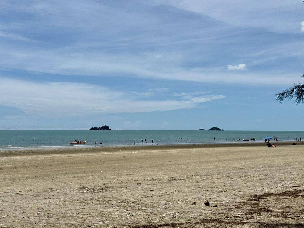 Ilustrasi Pantai Suan Son Pradipat (commons.wikimedia.org/Slyronit)