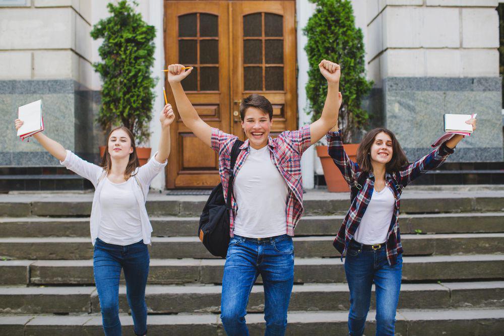 5 Cara Unik Rayakan Kelulusan Sekolah, Bikin Kenangan Tak Terlupakan!