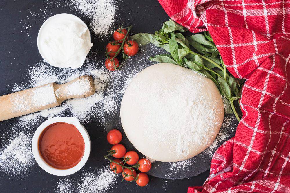 ilustrasi adonan pizza (freepik.com/freepik)