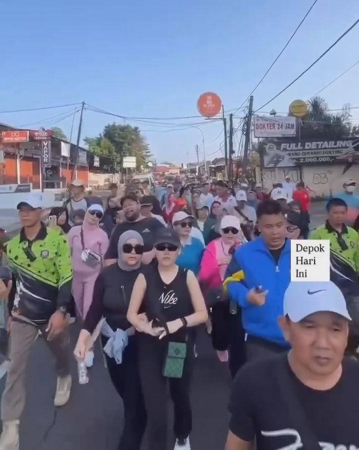 Ayu Ting Ting ikut jalan sehat (Instagram.com/mom_ayting92_)