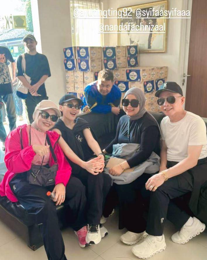 Ayu Ting Ting ikut jalan sehat (Instagram.com/mom_ayting92_)