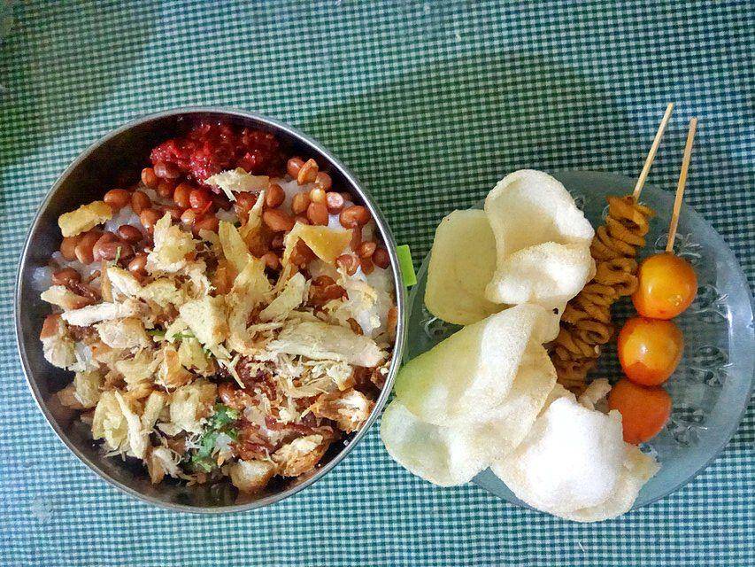 ilustrasi bubur ayam (commons.wikimedia.org/Shinta amalia)