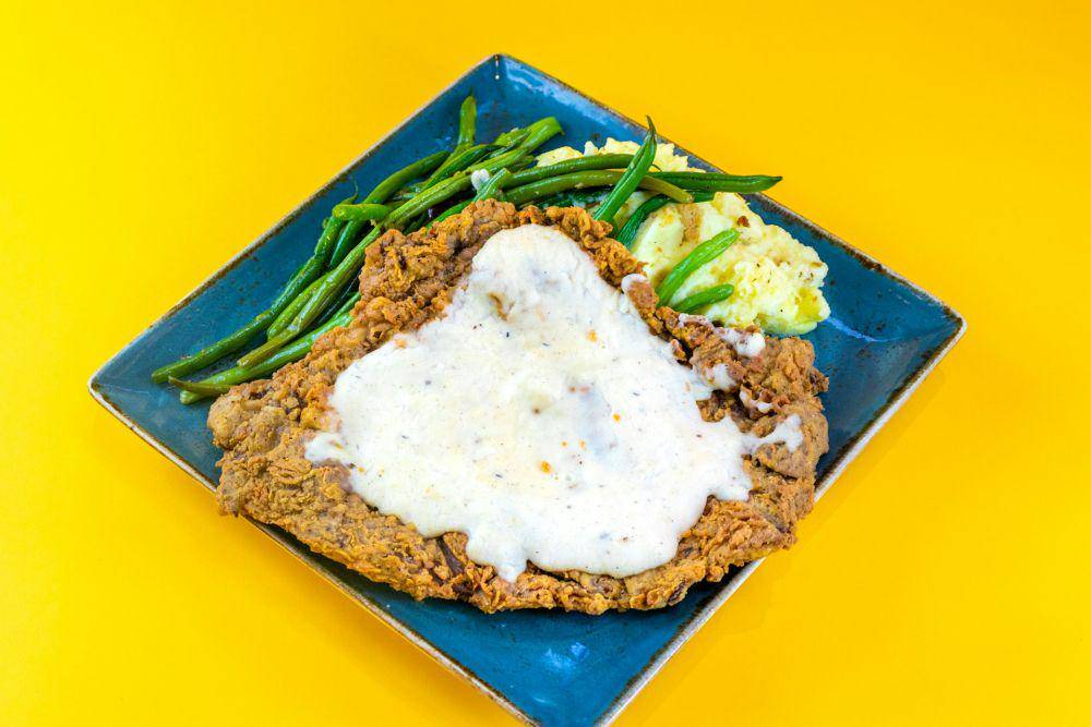 ilustrasi crispy chicken steak (unsplash.com/Corey Watson)