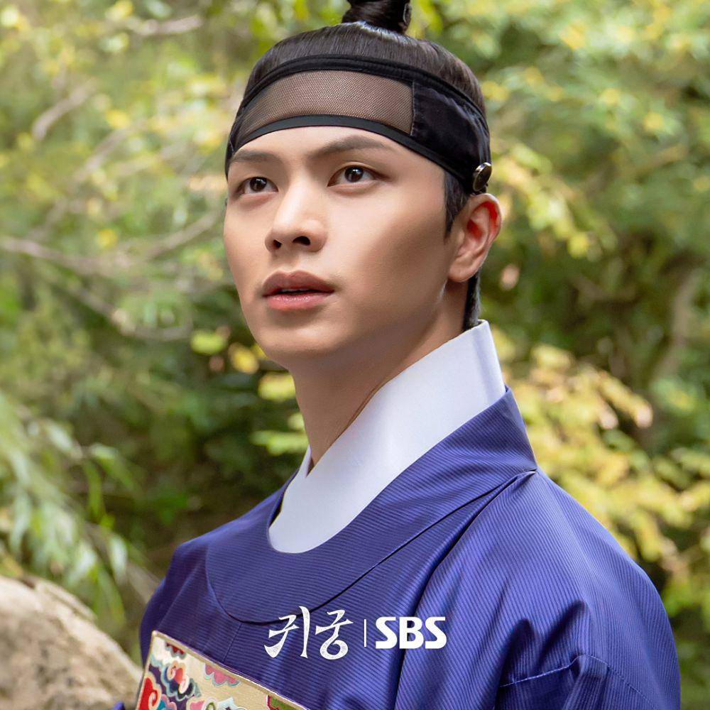 Yook Sung Jae di The Haunted Palace (dok. SBS/The Haunted Palace)