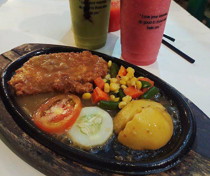 Steak Mr. Joe dan Kopi Mr. Joe, Solo (google.com/maps/arifah se)