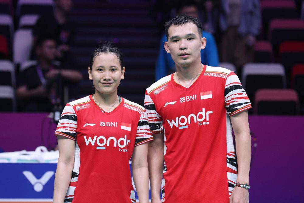 Ganda campuran Rinov Rivaldy/Pitha Haningtyas Mentari melawan Inggris di fase Grup D Piala Sudirman 2025 (dok. PP PBSI)