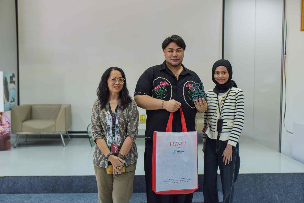 Ivan Gunawan Jadi Dosen Tamu di ESMOD Jakarta, Bahas Modest Wear!