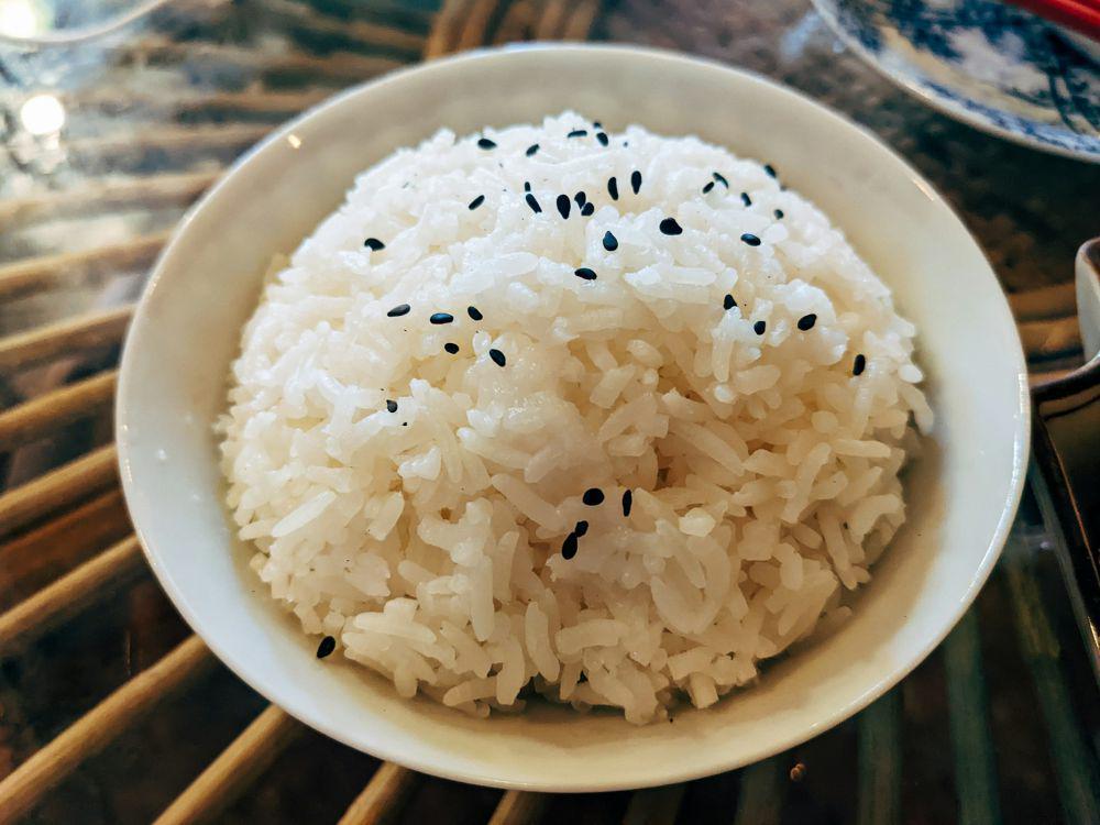 ilustrasi nasi putih (unsplash.com/Markus Winkler)