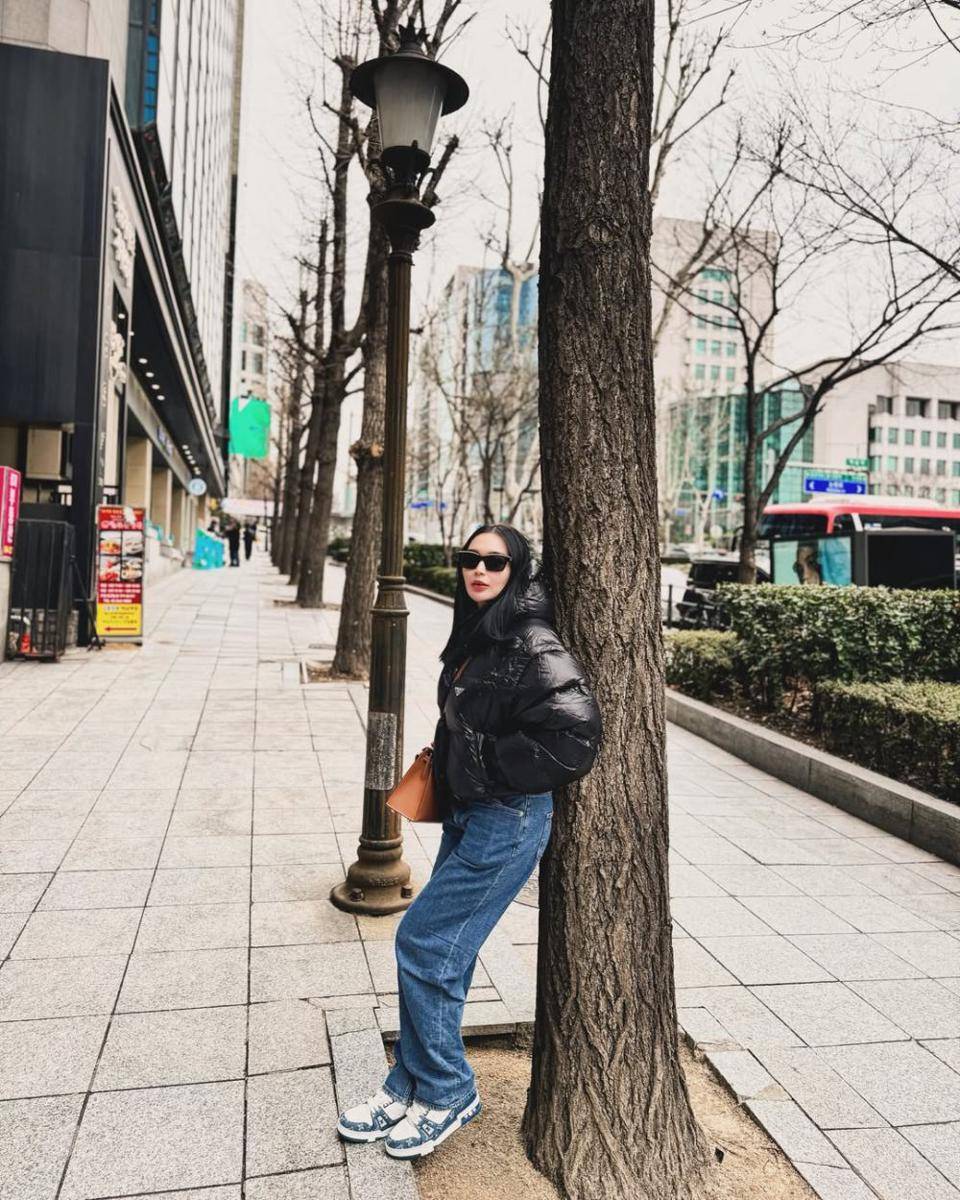 gaya OOTD ala pemain film 'Mendadak Dangdut' (2025) (instagram.com/wikasalim)