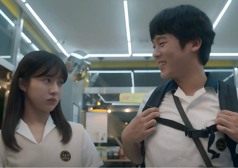 cuplikan Go Youn Jung dan Lee Jung Ha di drama Moving (dok. Disneyplus/Moving)