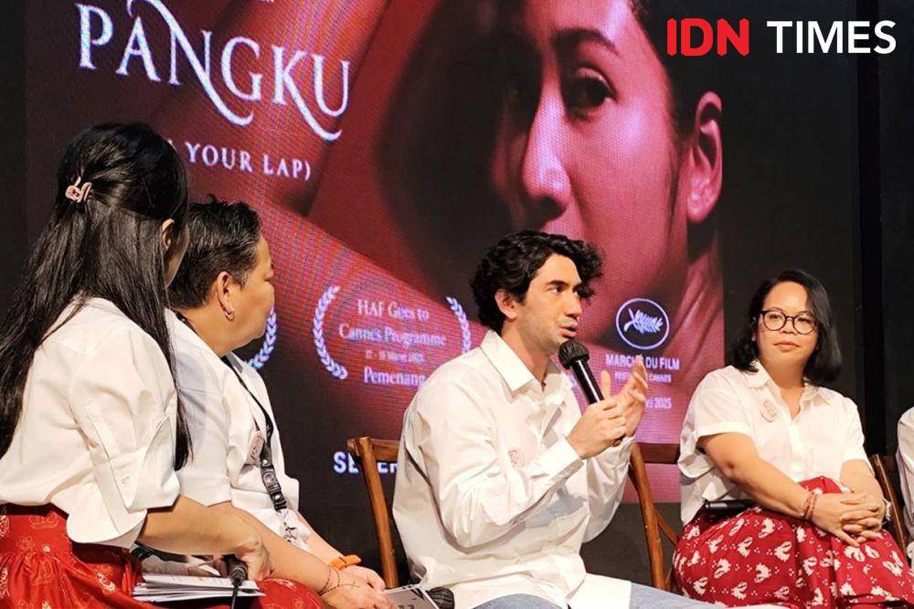 Reza Rahadian di konferensi pers "Refleksi Dua Dasarasa Reza Rahadian," Jakarta, Senin (28/4/2025) (dok. IDN Times/Shandy Pradana)