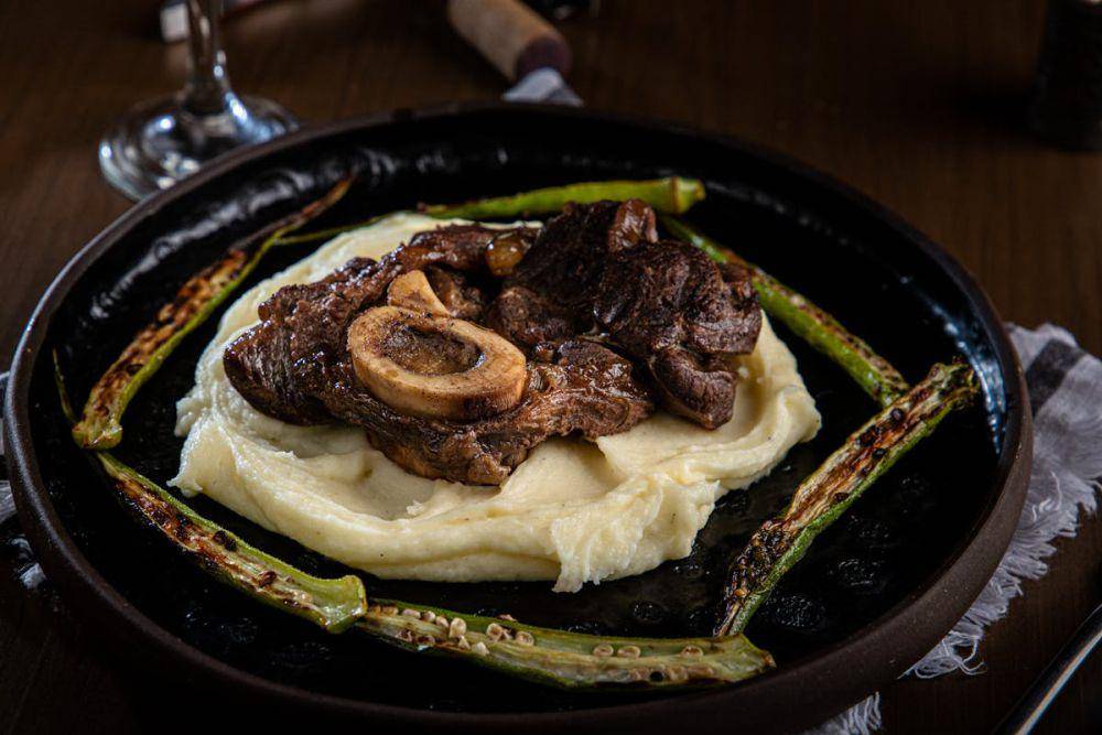 ilustrasi smashed potato untuk tambahan steak (pexels.com/Eduardo Krajan)