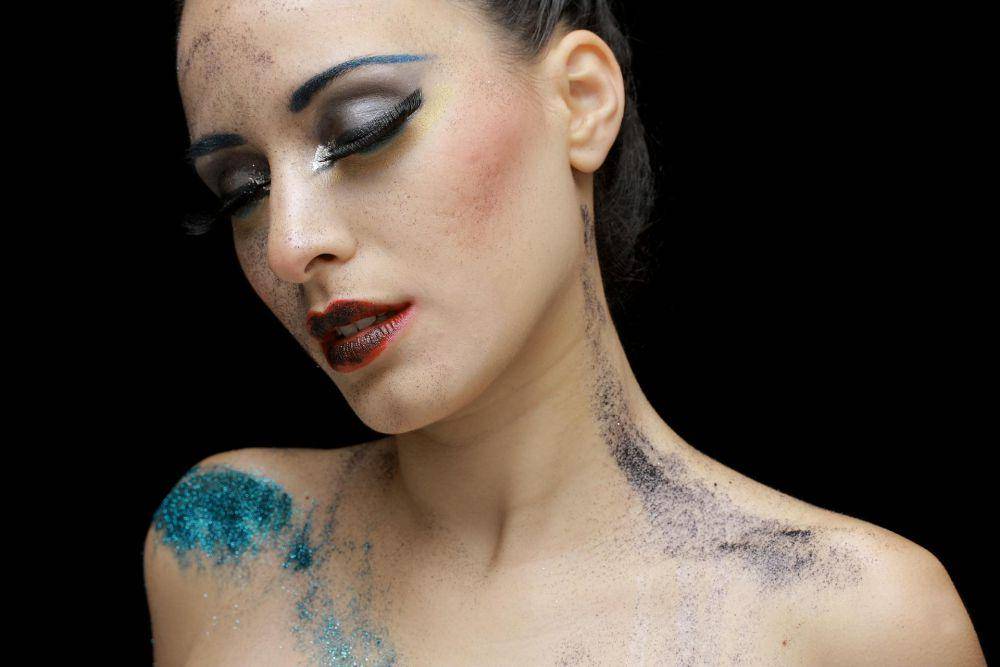 Ilustrasi makeup (pexels.com/Engin Akyurt)