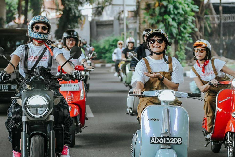 potret Poppy Sovia bareng geng motor (instagram.com/popsovia)