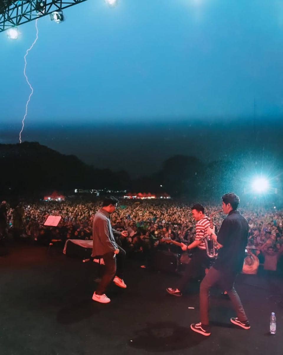 terjemah lagu Klebus