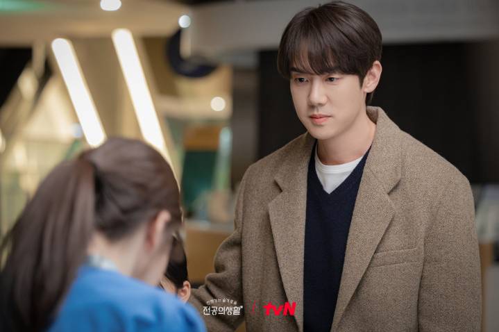 cuplikan drama Resident Playbook (dok. tvN/Resident Playbook)
