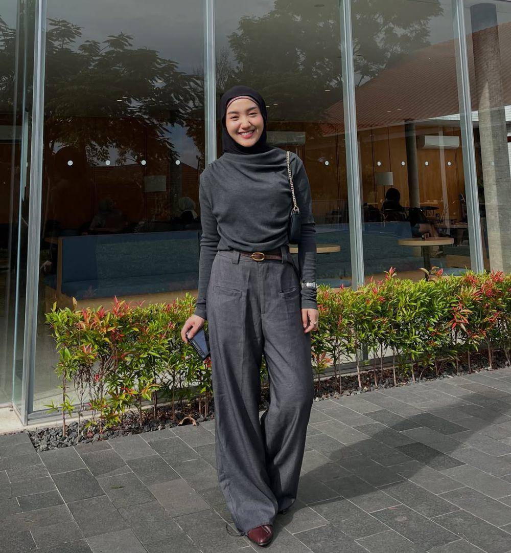OOTD ala Thafanya Sabila (instagram.com/thafanyads)