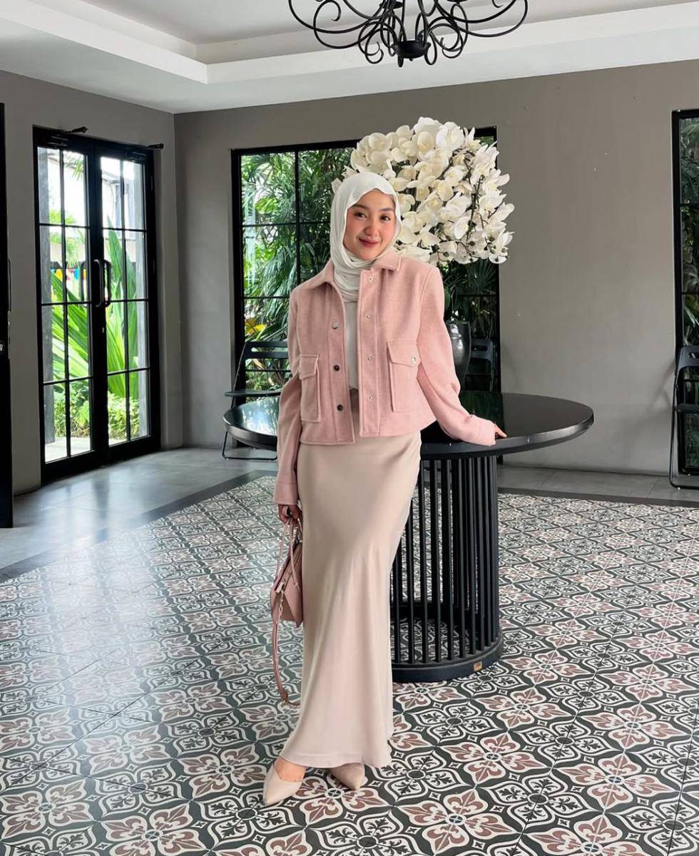 OOTD ala Thafanya Sabila (instagram.com/thafanyads)
