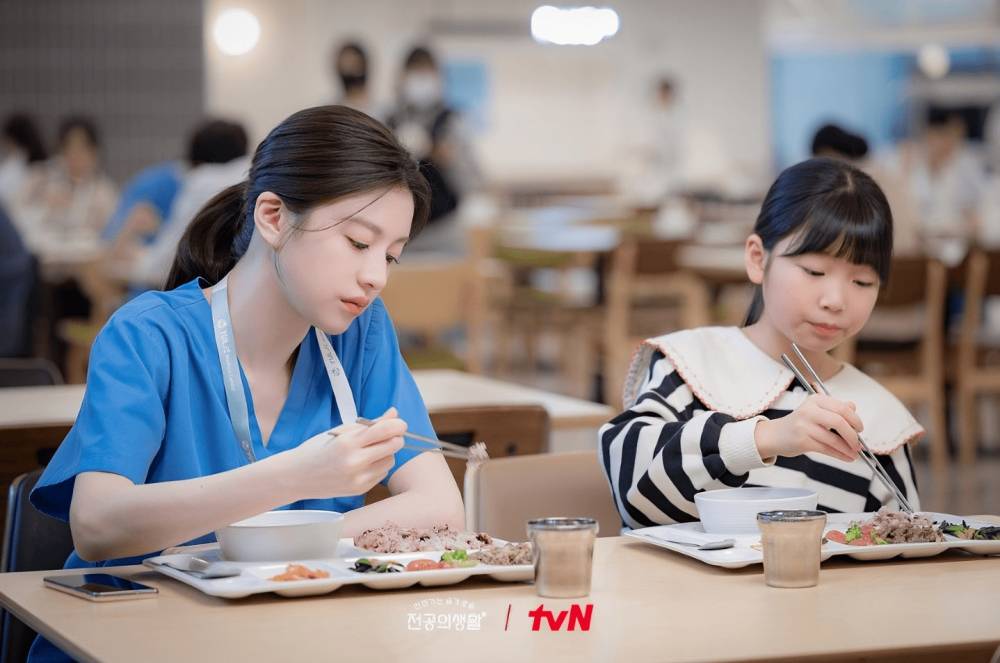 cuplikan drama Resident Playbook (dok. tvN/Resident Playbook)