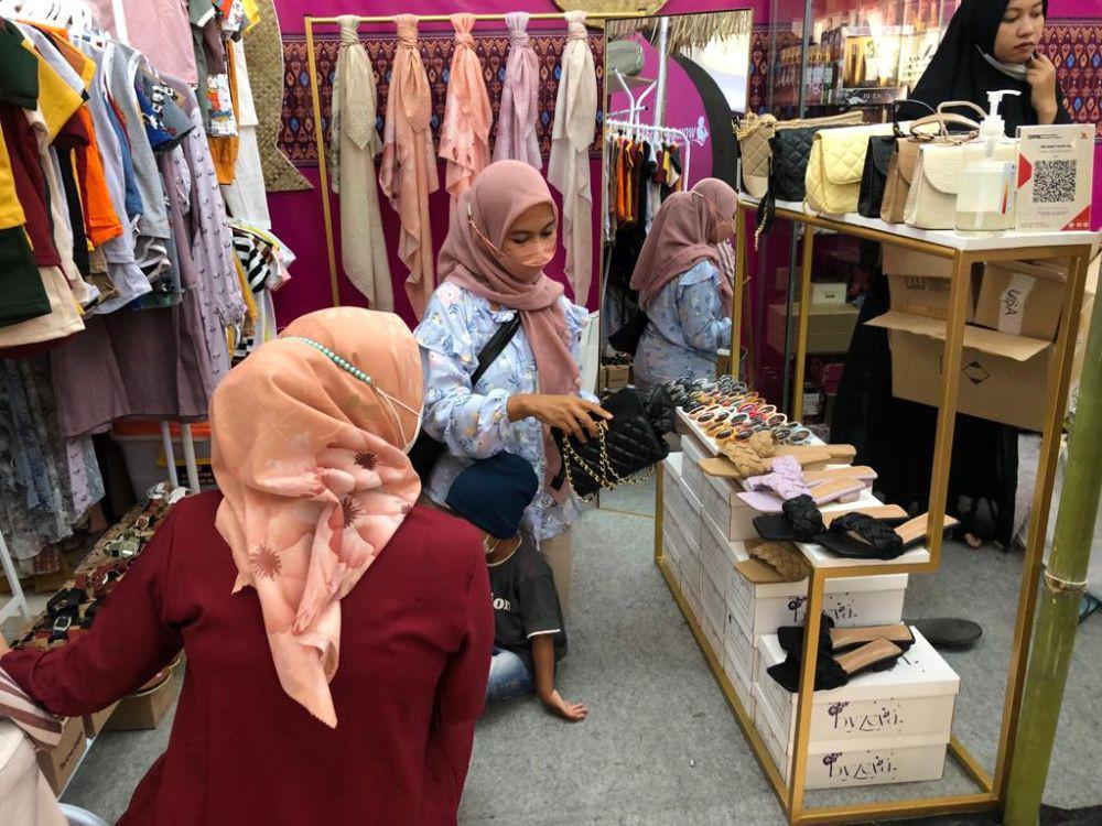 Kisah Inspiratif Ibu Muda Bangun Bisnis Pakaian Anak di Mataram