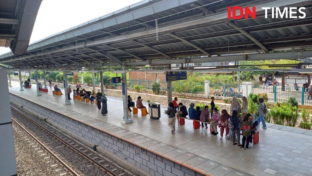 Potret Stasiun Bekasi Timur (IDN Times/Dhiya Awlia Azzahra)