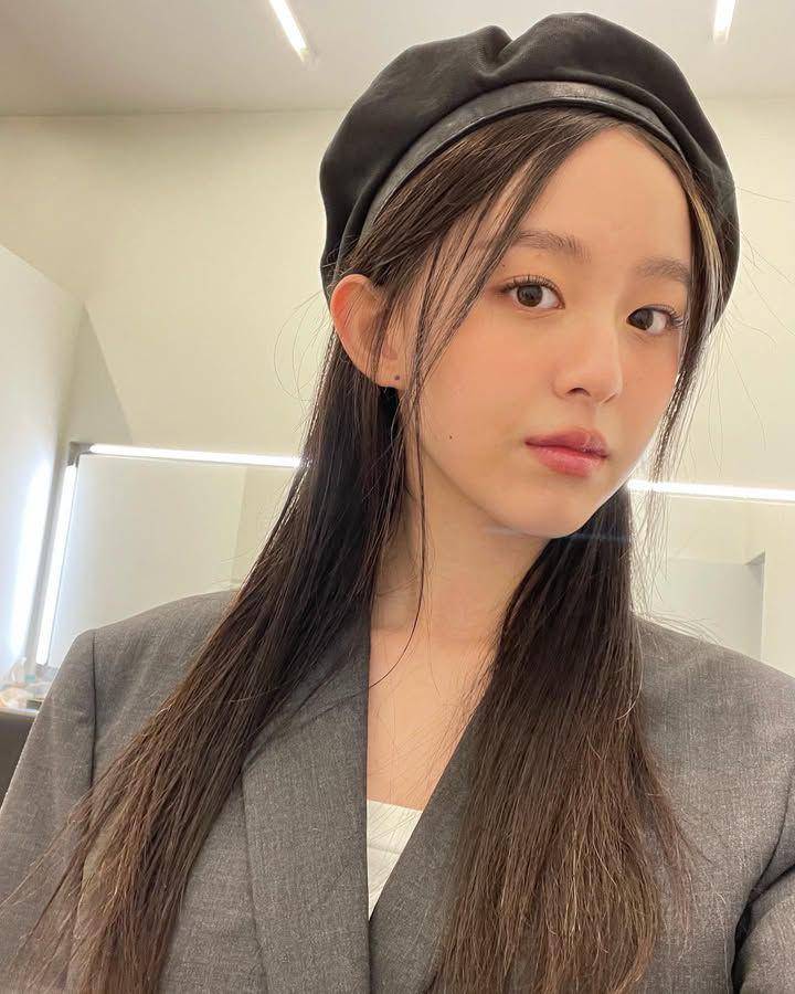 ide aksesoris ala Park Ji Hu (instagram.com/03_hu)