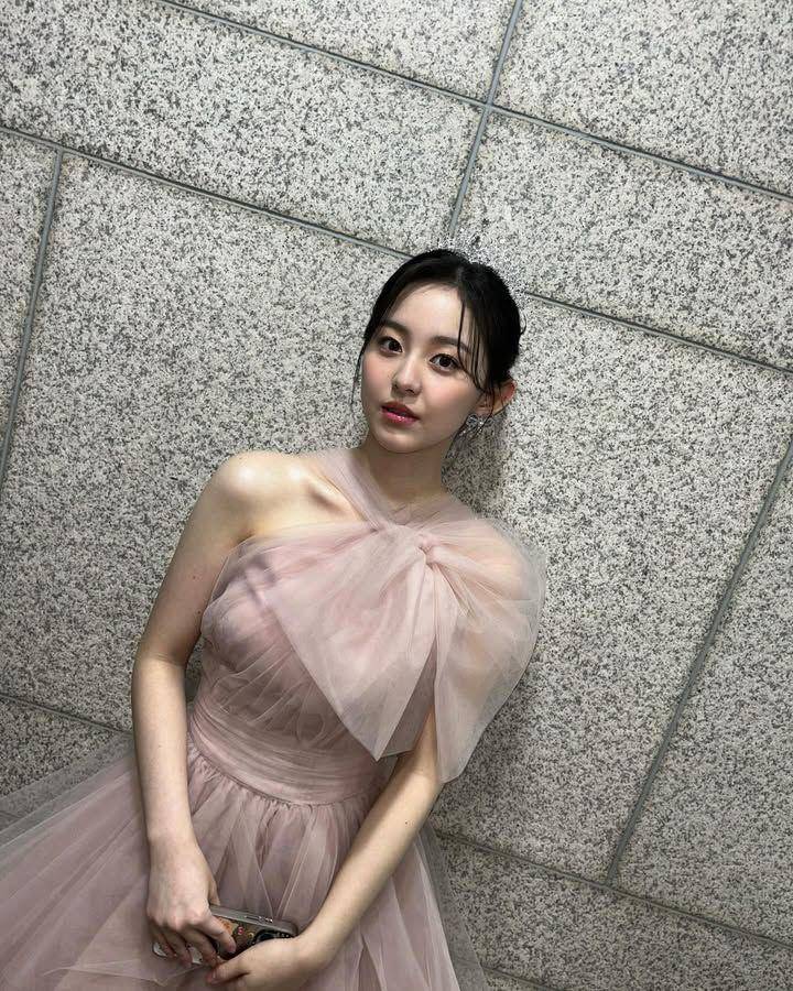 ide aksesoris ala Park Ji Hu (instagram.com/03_hu)