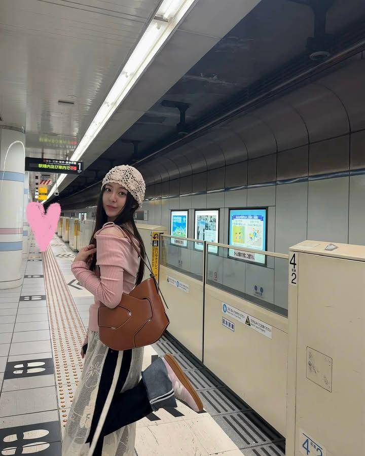 ide aksesoris ala Park Ji Hu (instagram.com/03_hu)