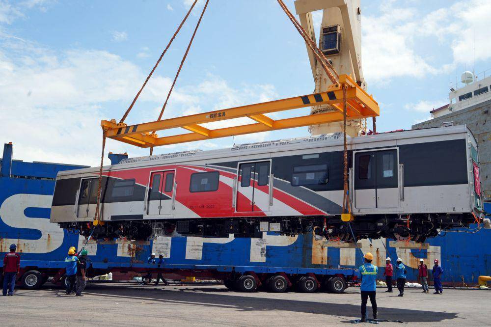 Rangkaian KRL baru buatan CRRC Sifang yang baru tiba dari China. (dok. KAI Commuter)