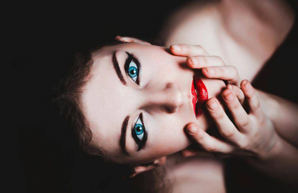 ilustrasi eyeliner (pexels.com/Pixabay)