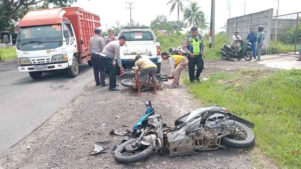 Truk Tak Kuat Nanjak di Jalinsum Martapura Tabrak 2 Motor, 2 Tewas