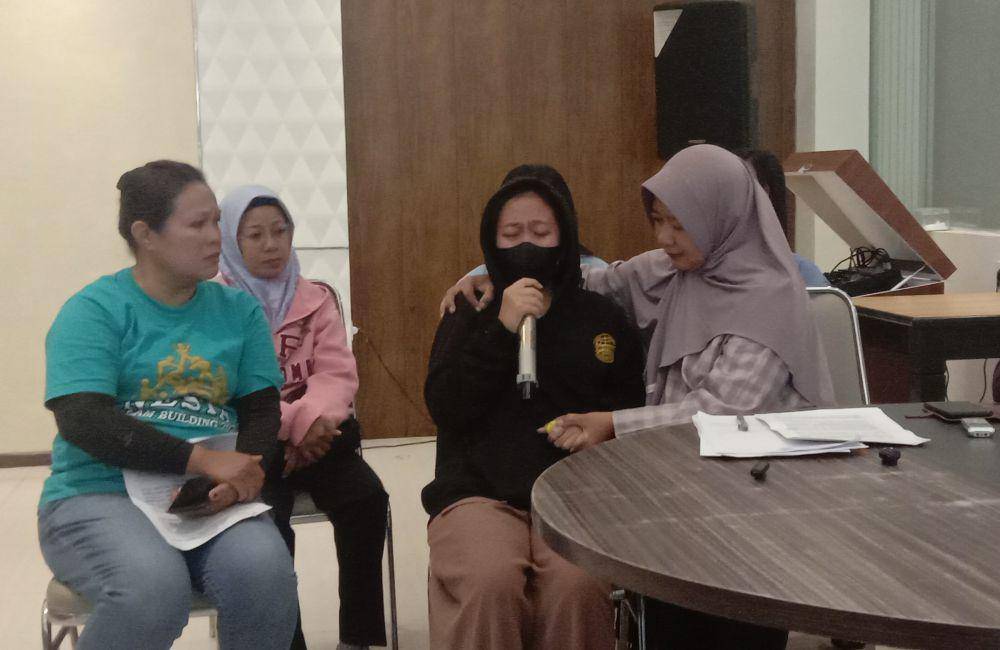 Curhatan Calon TKI yang dieksploitasi oleh PT NSP Malang. (IDN Times/Rizal Adhi Pratama)