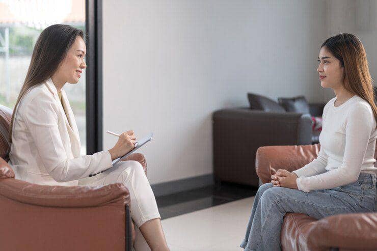 Ilustrasi curhat ke psikiater (freepik.com/scphotograph)