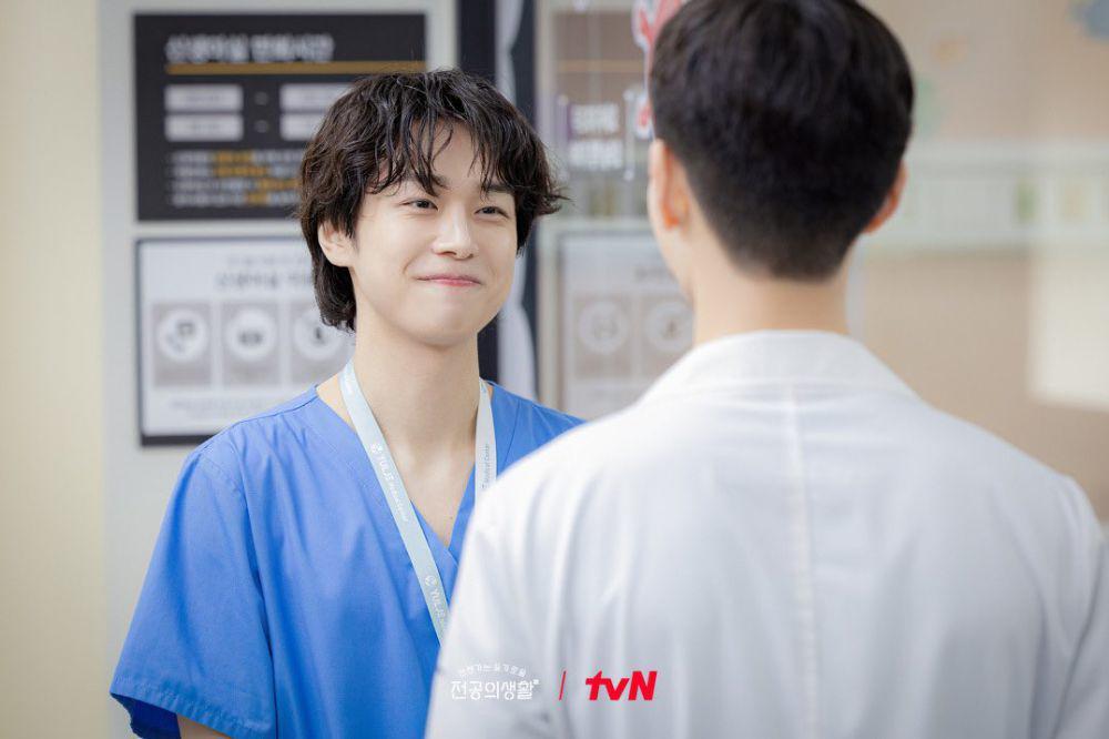 7 Kesulitan Um Jae Il Jadi Mentor Dokter Magang di Resident Playbook
