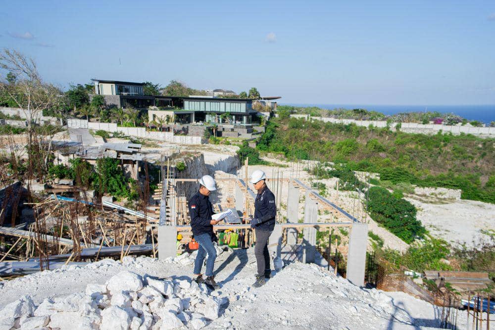 Ilustrasi kontraktor di Bali (Dok.IDN Times/PT. BMG)