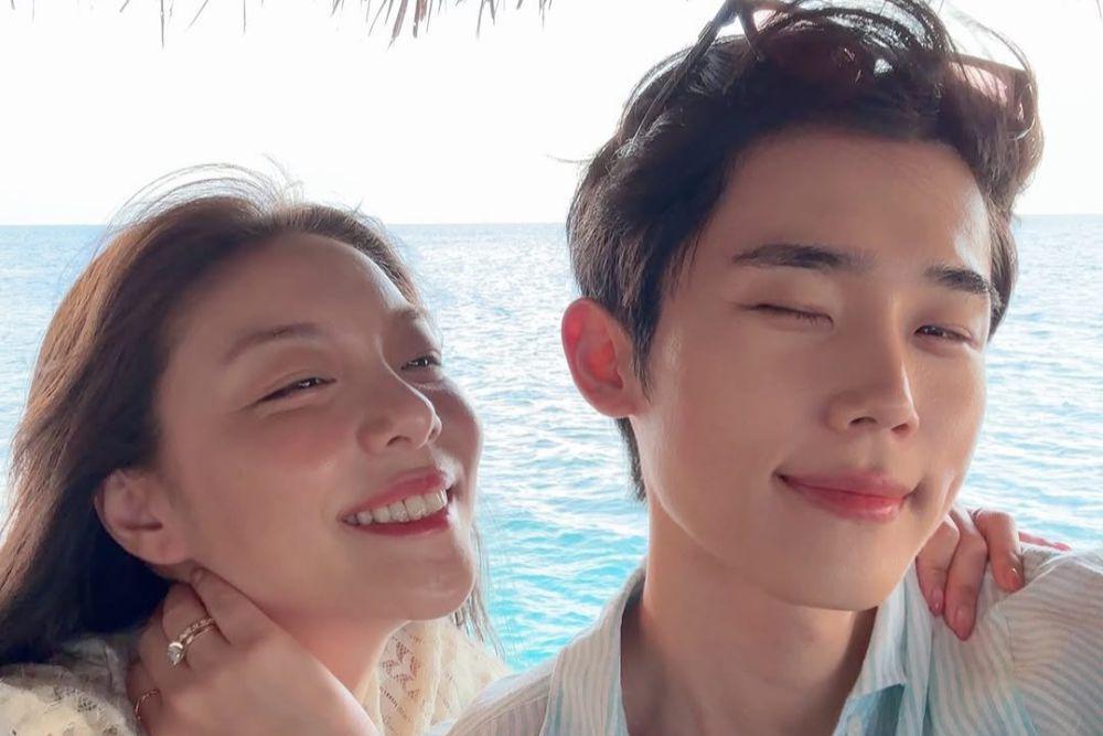 7 Potret Honeymoon Ailee dan Choi Si Hun di Maldives, Romantis!