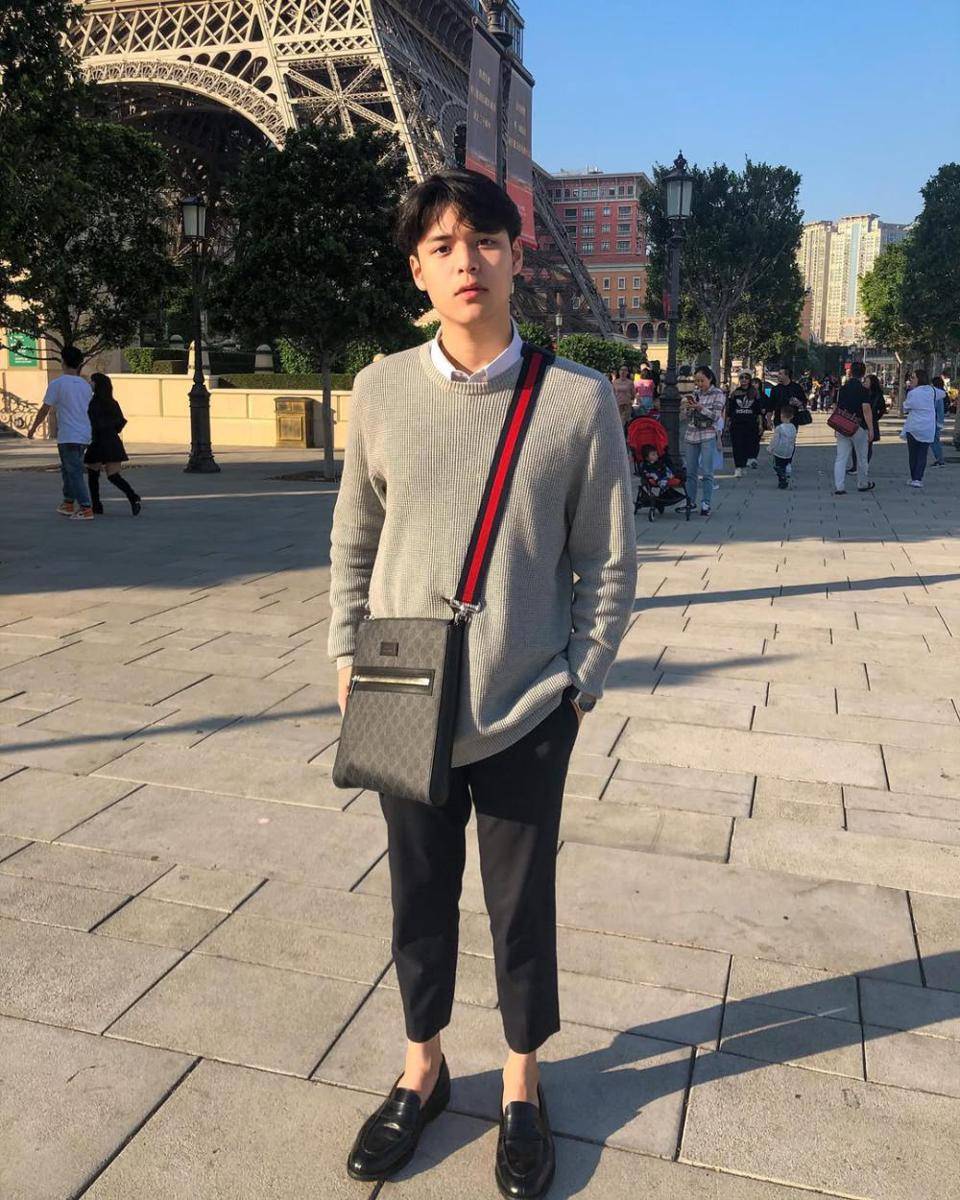 smart casual outfit ala Poon Mitpakdee (instagram.com/poon_mit12)