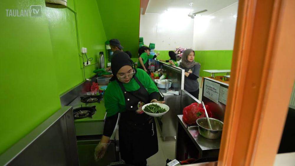 warung makan Ussy dan Andhika (YouTube.com/Taulany TV)