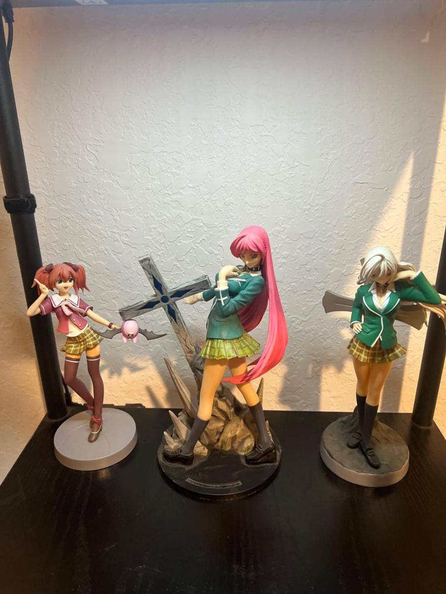 potret koleksi Rosario + Vampire (reddit.com/user/Asleep-Classroom2014)