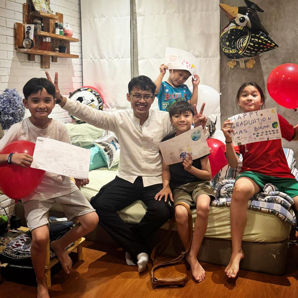 anak Hanung Bramantyo wisuda (instagram.com/hanungbramantyo)