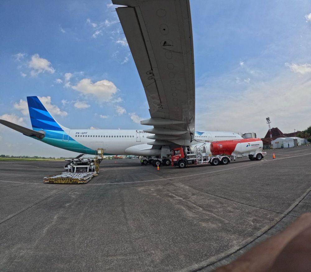 Pengisian Avtur di Bandara Adi Soemarmo, Boyolali. (Dok/Pertamina Patra Niaga)
