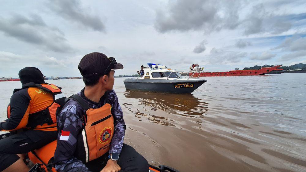 Tim SAR terus melakukan pencarian terhadap Taslim (61), nelayan yang dilaporkan hilang di Sungai Mahakam. (Dok. KPP Balikpapan)