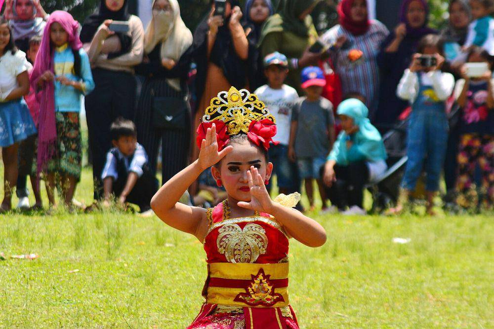 Potret suasana di Kampung Budaya Sindang Barang (commons.wikimedia.org/Iqro Rinaldi)